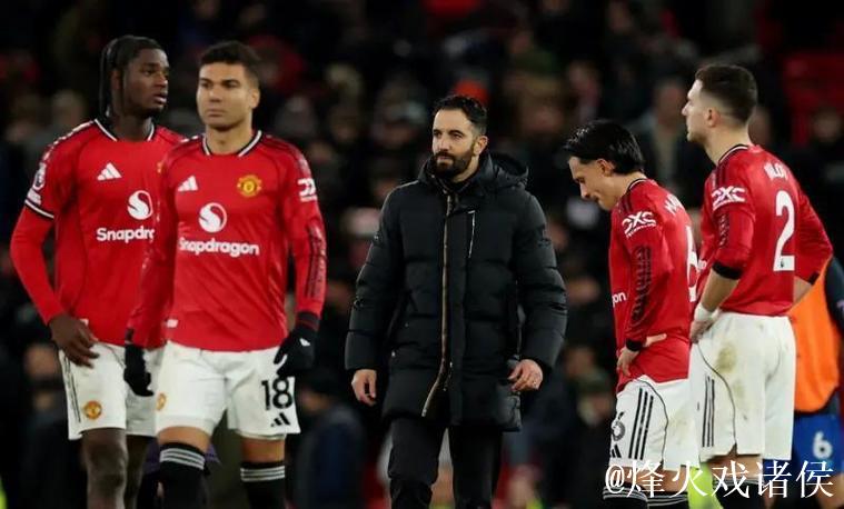 詹俊:阿莫林变阵442太冒险了,且本战也不成功 詹俊:阿莫林变阵442太冒险了,且本战也不成功